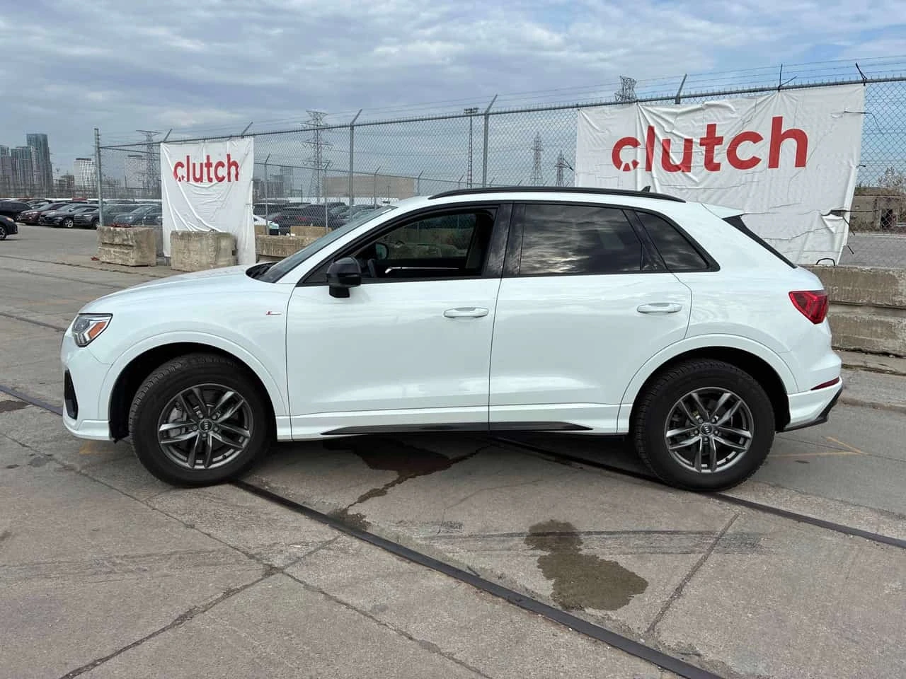 Audi Q3 Technik  CARFAX, снимка 2 - Автомобили и джипове - 56729559