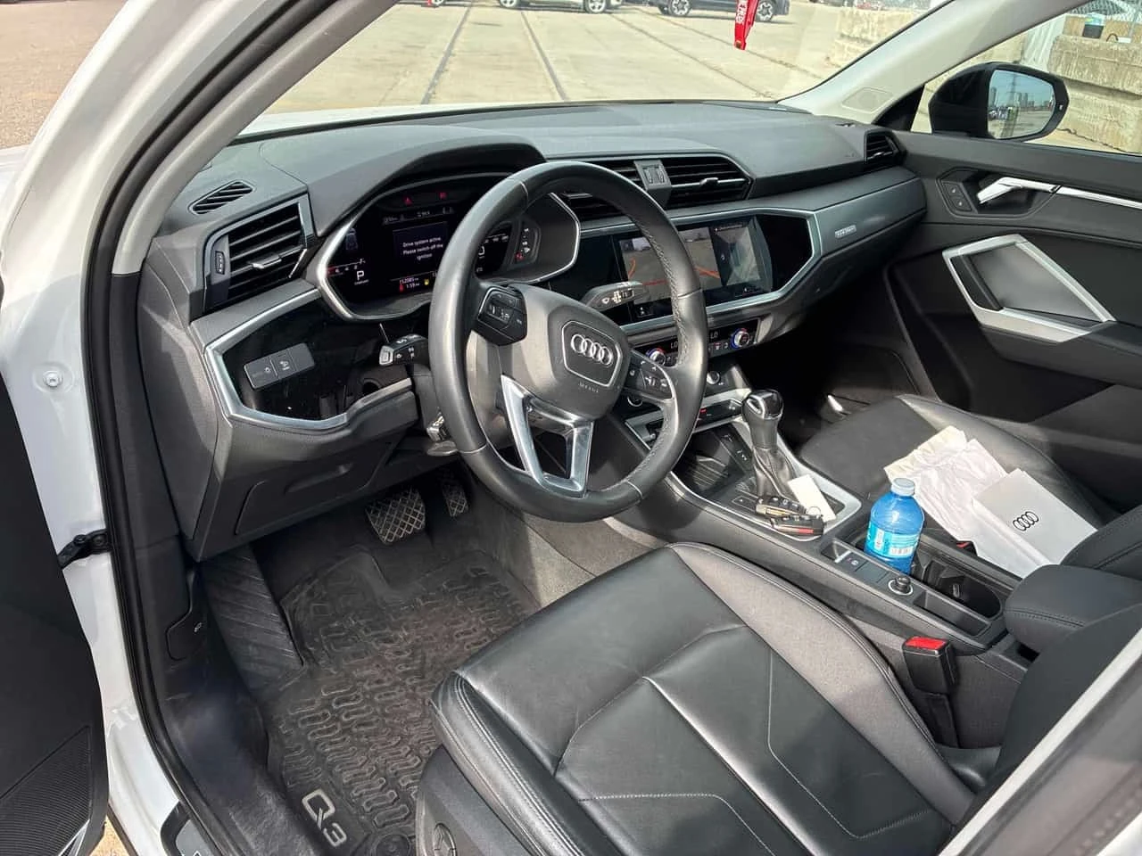 Audi Q3 Technik  CARFAX, снимка 5 - Автомобили и джипове - 56729559