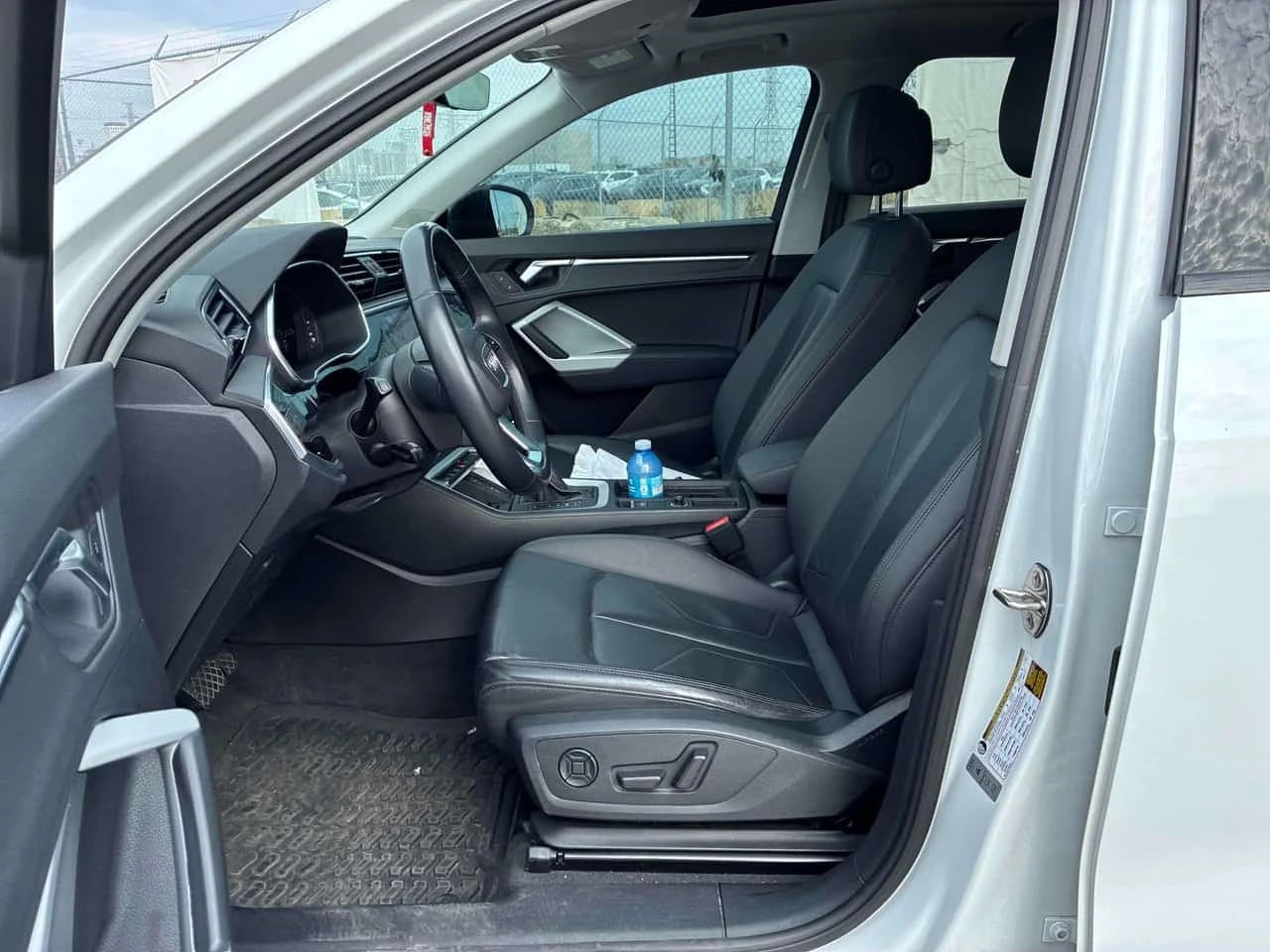 Audi Q3 Technik  CARFAX, снимка 17 - Автомобили и джипове - 56729559