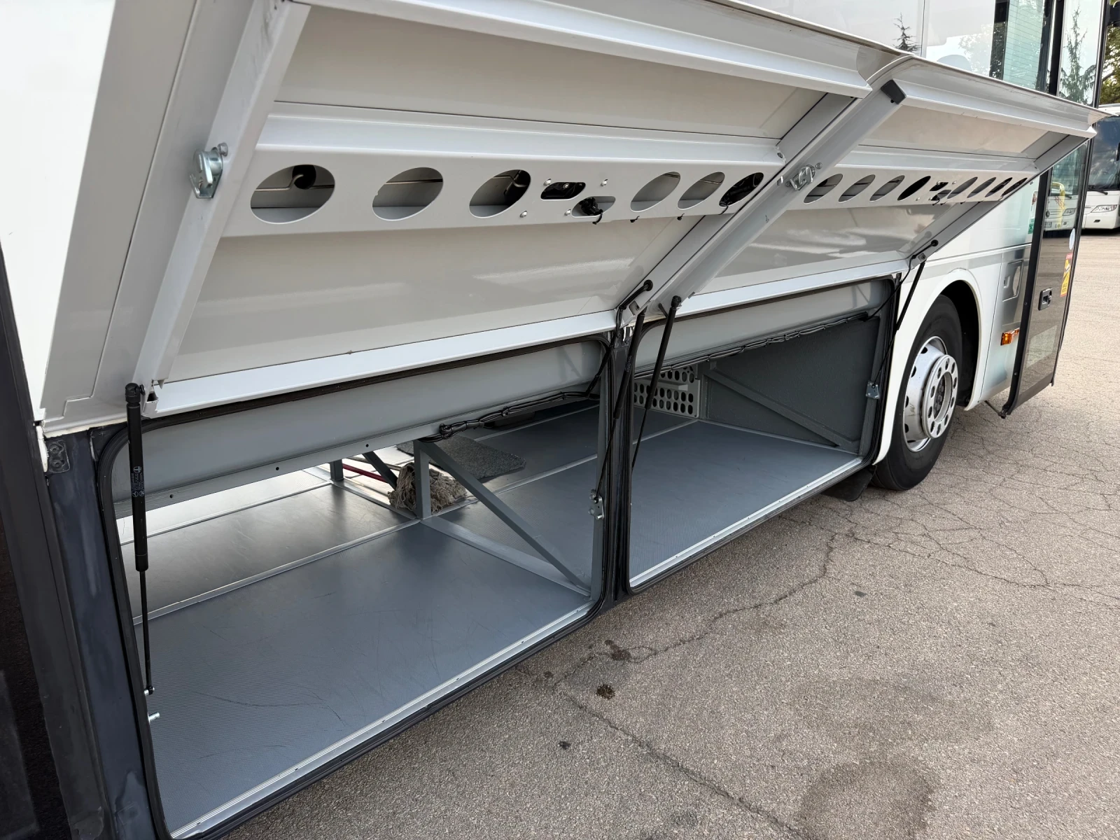 Mercedes-Benz Intouro O 560 OPTIMUM MBU 60+ 23 МЕСТА 388450КМ...., снимка 10 - Бусове и автобуси - 55941111