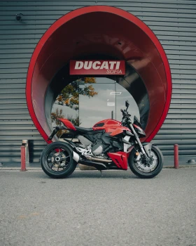 Ducati Streetfighter V2, снимка 1