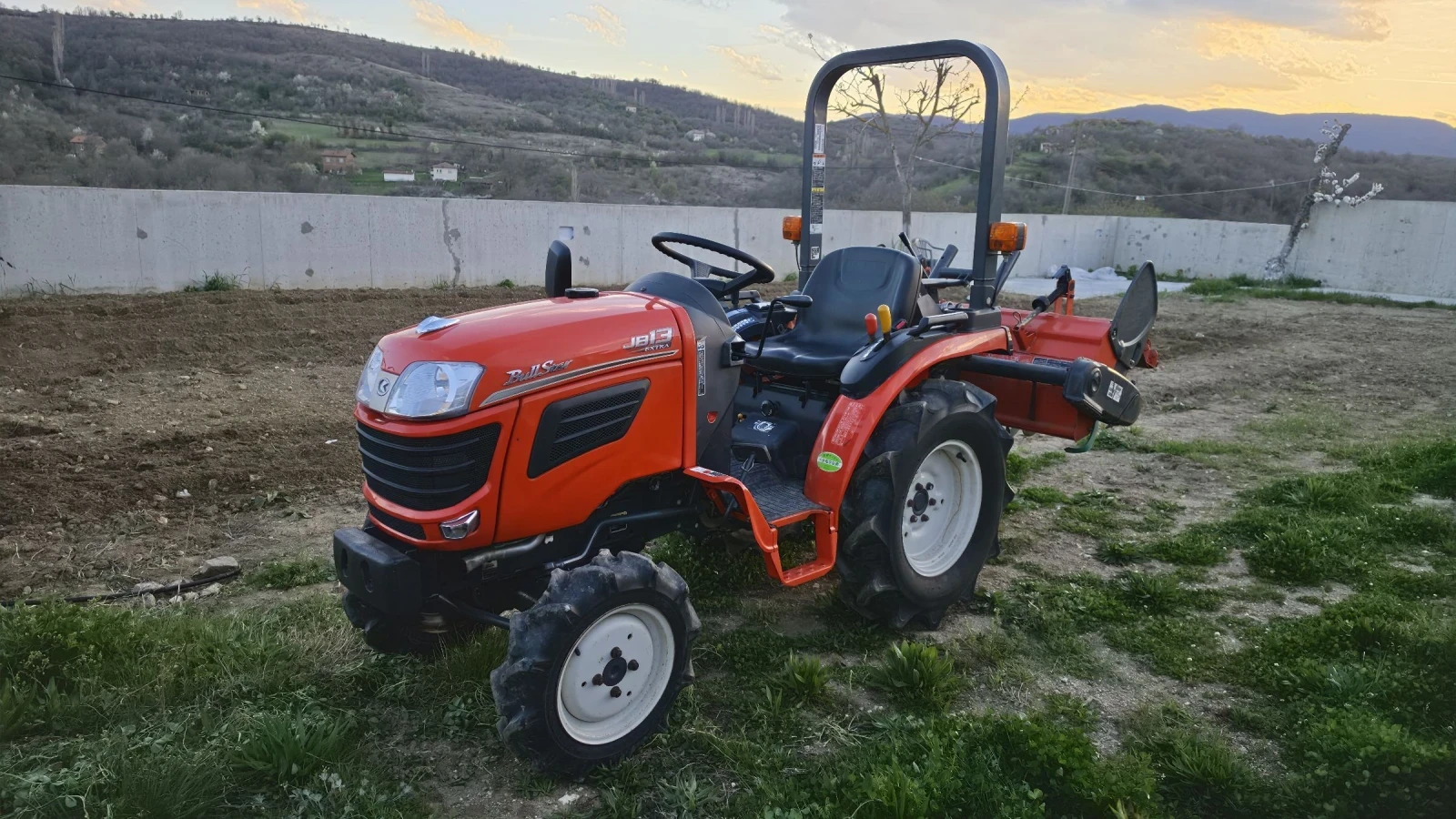 Трактор Kubota JB13X