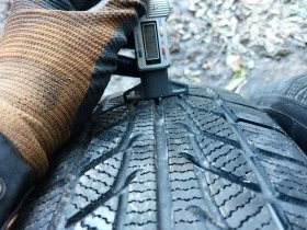 Гуми Зимни 215/65R16, снимка 4