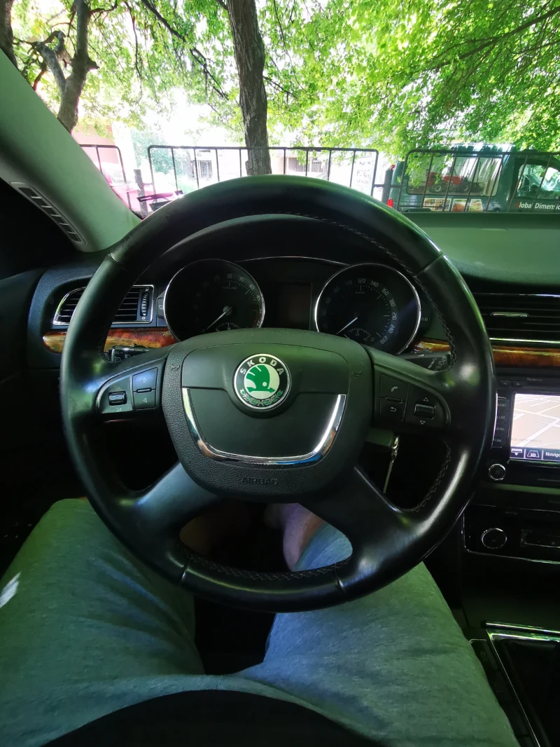 Skoda Superb, снимка 13 - Автомобили и джипове - 47157498