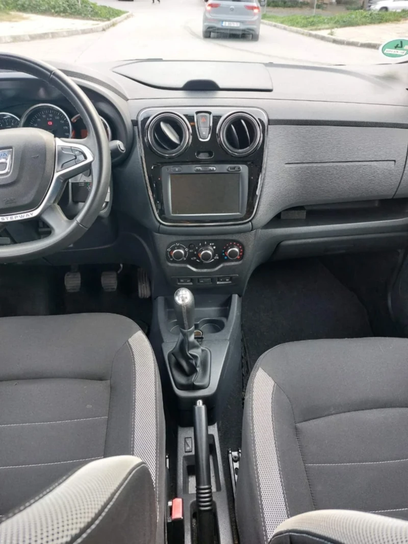 Dacia Lodgy 1.6, снимка 7 - Автомобили и джипове - 47940872