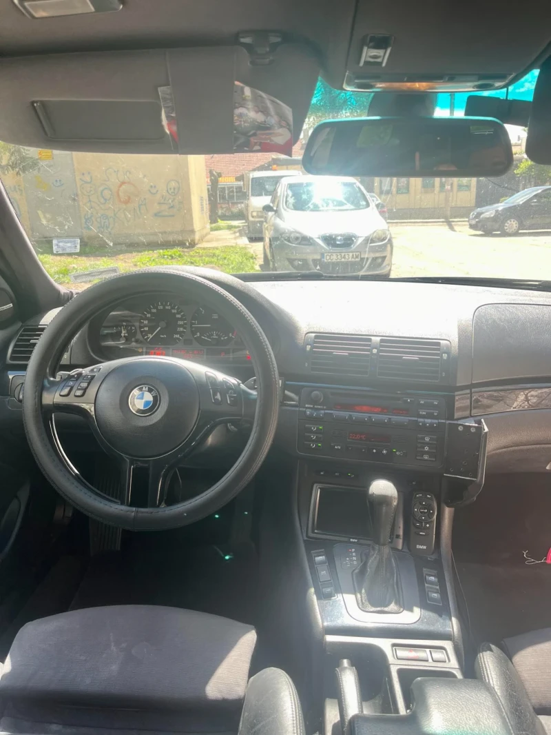 BMW 330, снимка 4 - Автомобили и джипове - 48701164