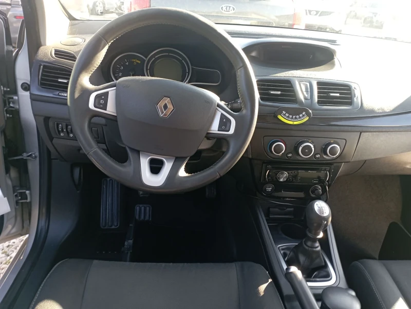 Renault Megane 1.5DCI, Италия , снимка 13 - Автомобили и джипове - 48797811