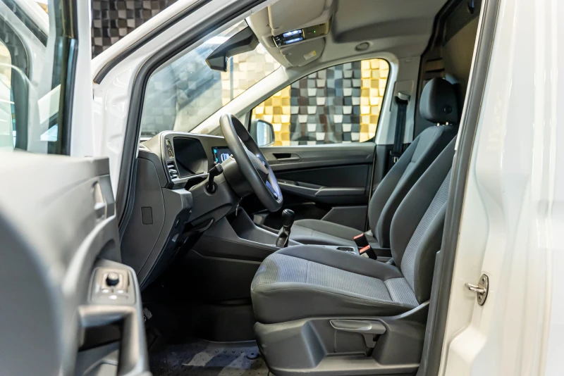 VW Caddy Cargo, снимка 8 - Автомобили и джипове - 51505606