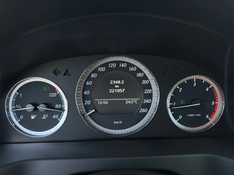 Mercedes-Benz C 220 2.2CDI 170hp, снимка 12 - Автомобили и джипове - 52153370
