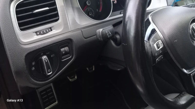 VW Golf 1.4 TSI R-Line, снимка 7 - Автомобили и джипове - 52696298