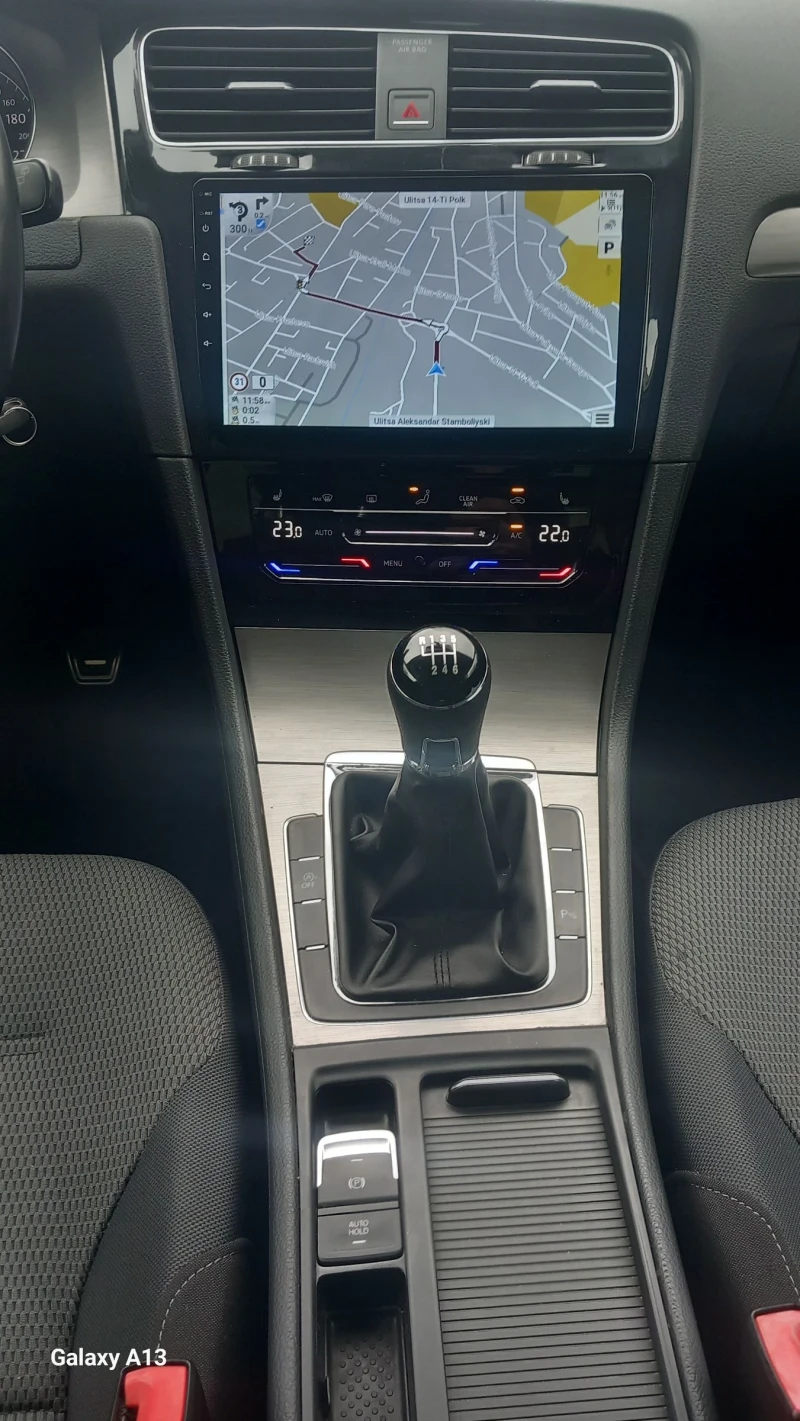 VW Golf 1.4 TSI R-Line, снимка 6 - Автомобили и джипове - 52696298