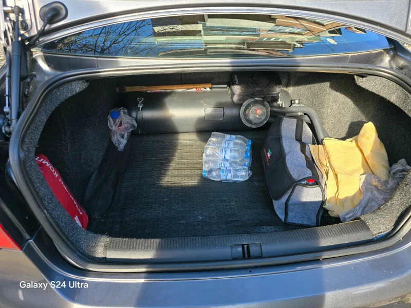 VW Jetta, снимка 15 - Автомобили и джипове - 52821509