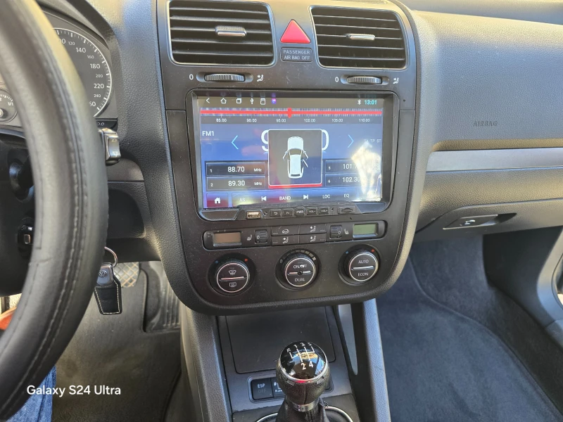 VW Jetta, снимка 9 - Автомобили и джипове - 52821509