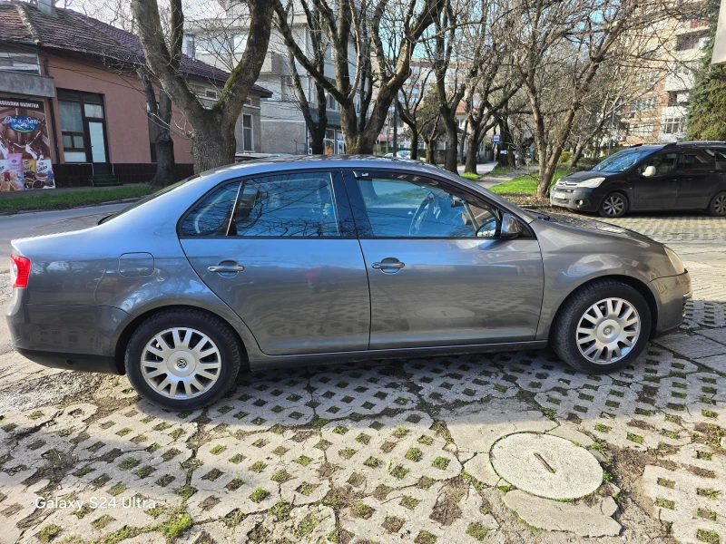VW Jetta, снимка 7 - Автомобили и джипове - 52821509