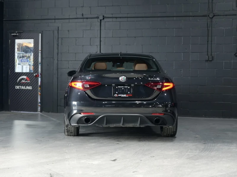 Alfa Romeo Giulia Ti Sport* CARFAX* АвтоКредит* (ЦЕНА ДО БГ), снимка 6 - Автомобили и джипове - 53246368