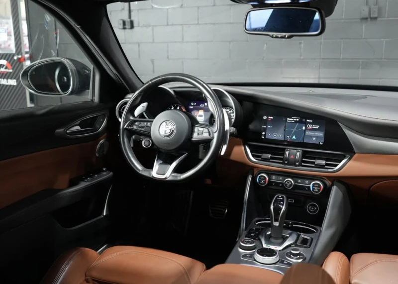 Alfa Romeo Giulia Ti Sport* CARFAX* АвтоКредит* (ЦЕНА ДО БГ), снимка 7 - Автомобили и джипове - 53246368