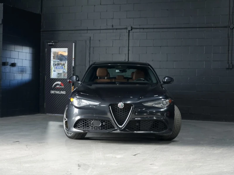 Alfa Romeo Giulia Ti Sport* CARFAX* АвтоКредит* (ЦЕНА ДО БГ), снимка 2 - Автомобили и джипове - 53246368