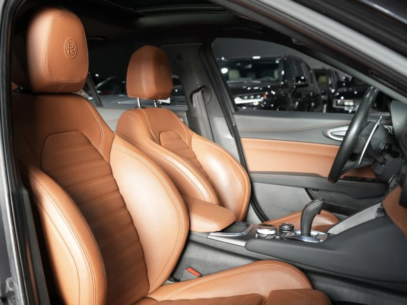 Alfa Romeo Giulia Ti Sport* CARFAX* АвтоКредит* (ЦЕНА ДО БГ), снимка 11 - Автомобили и джипове - 53246368