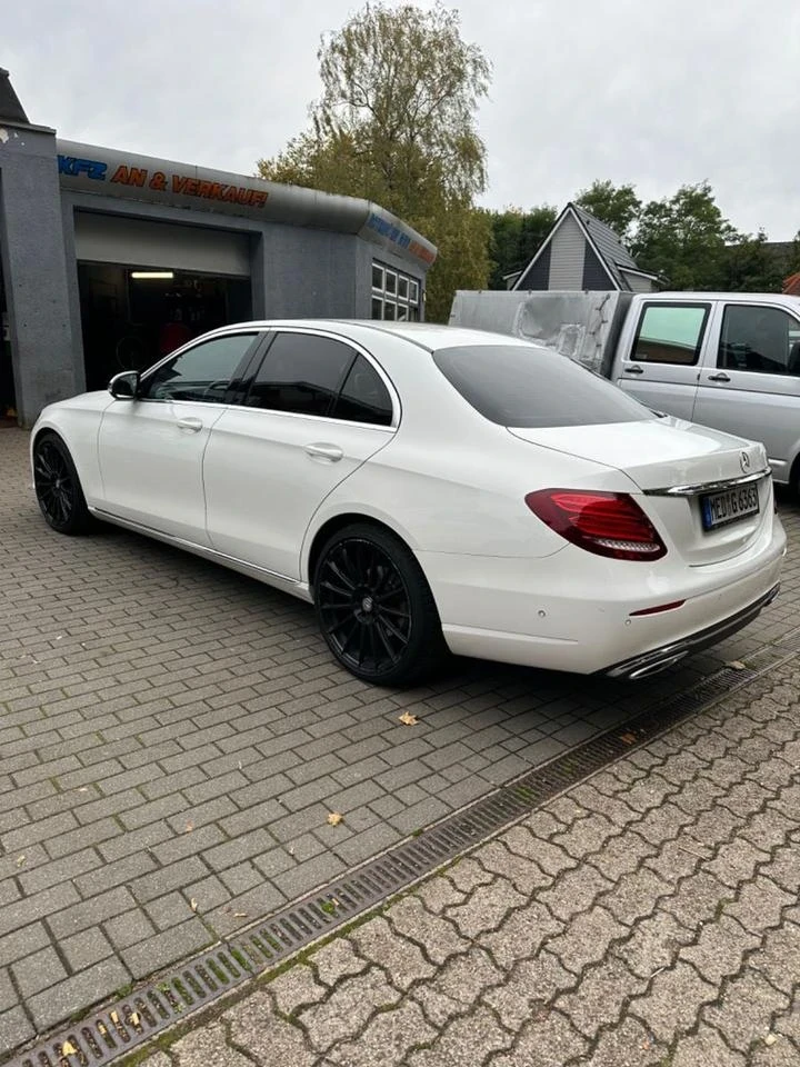 Mercedes-Benz E 220, снимка 4 - Автомобили и джипове - 48513264