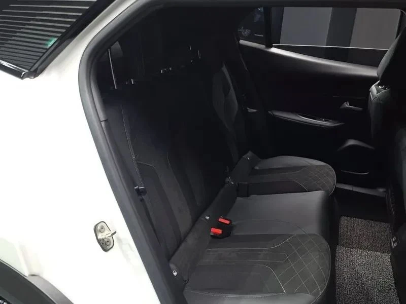 Peugeot 2008, снимка 12 - Автомобили и джипове - 56688386
