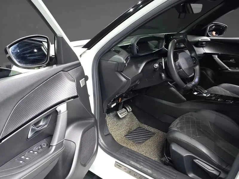 Peugeot 2008, снимка 10 - Автомобили и джипове - 56688386