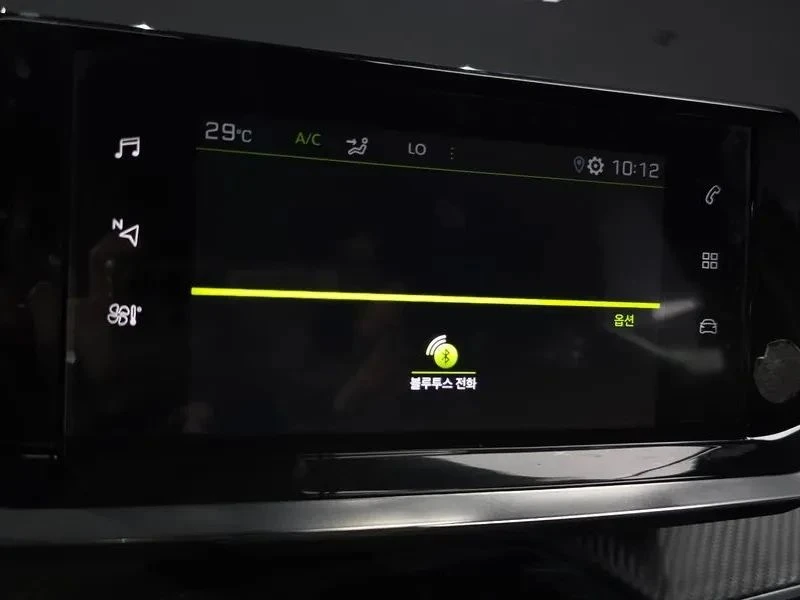 Peugeot 2008, снимка 14 - Автомобили и джипове - 56688386