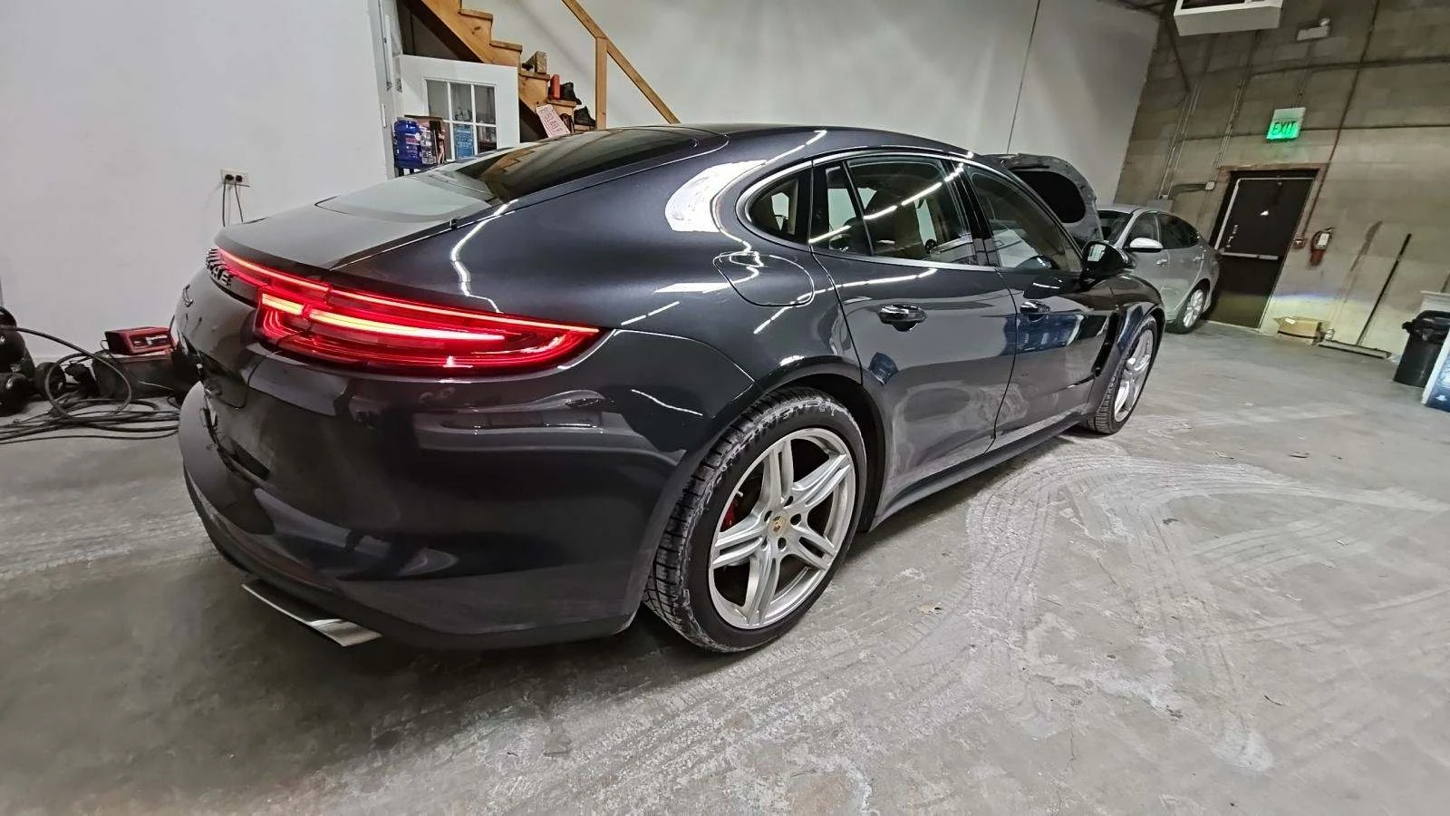 Porsche Panamera 4* DIGITAL* DISTRONIK* LANE ASSIST* BOSE* ПОДГРЕВ* - изображение 5