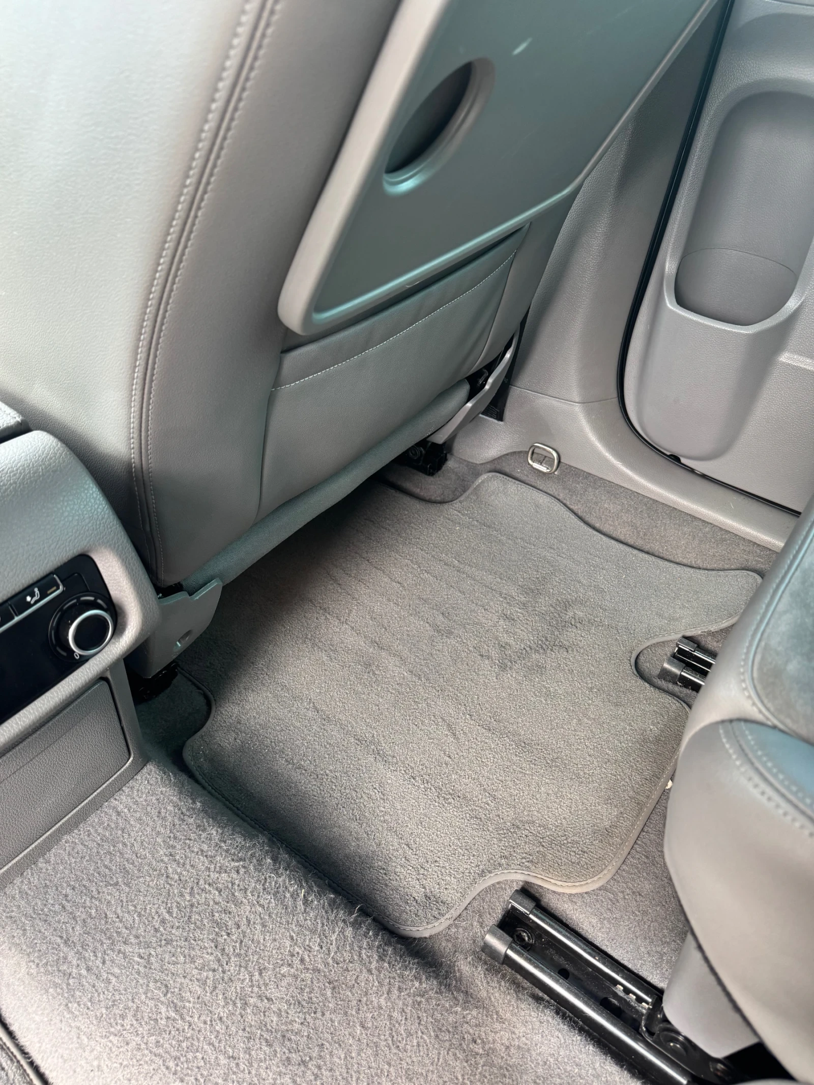 VW Sharan Всички екстри - изображение 6