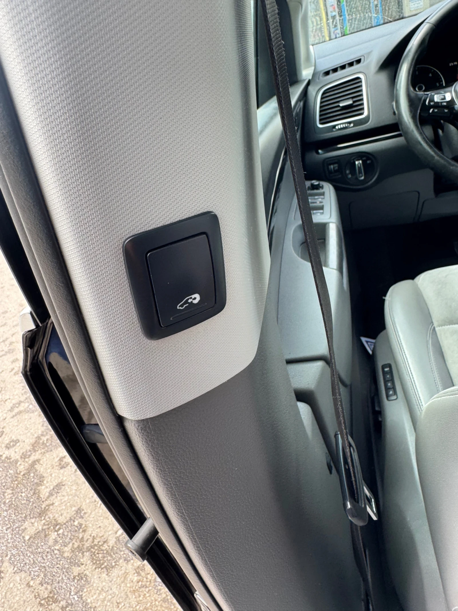 VW Sharan Всички екстри - изображение 9