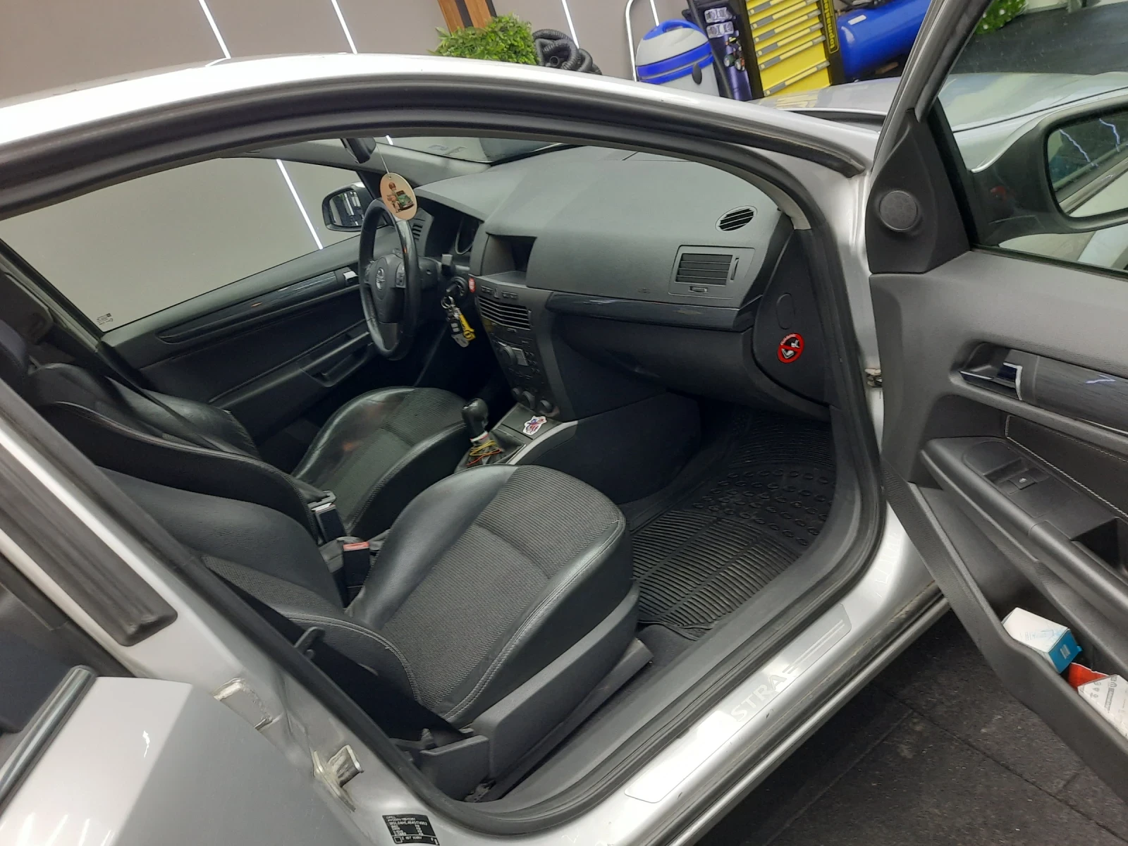 Opel Astra 2.0 TURBO - изображение 9
