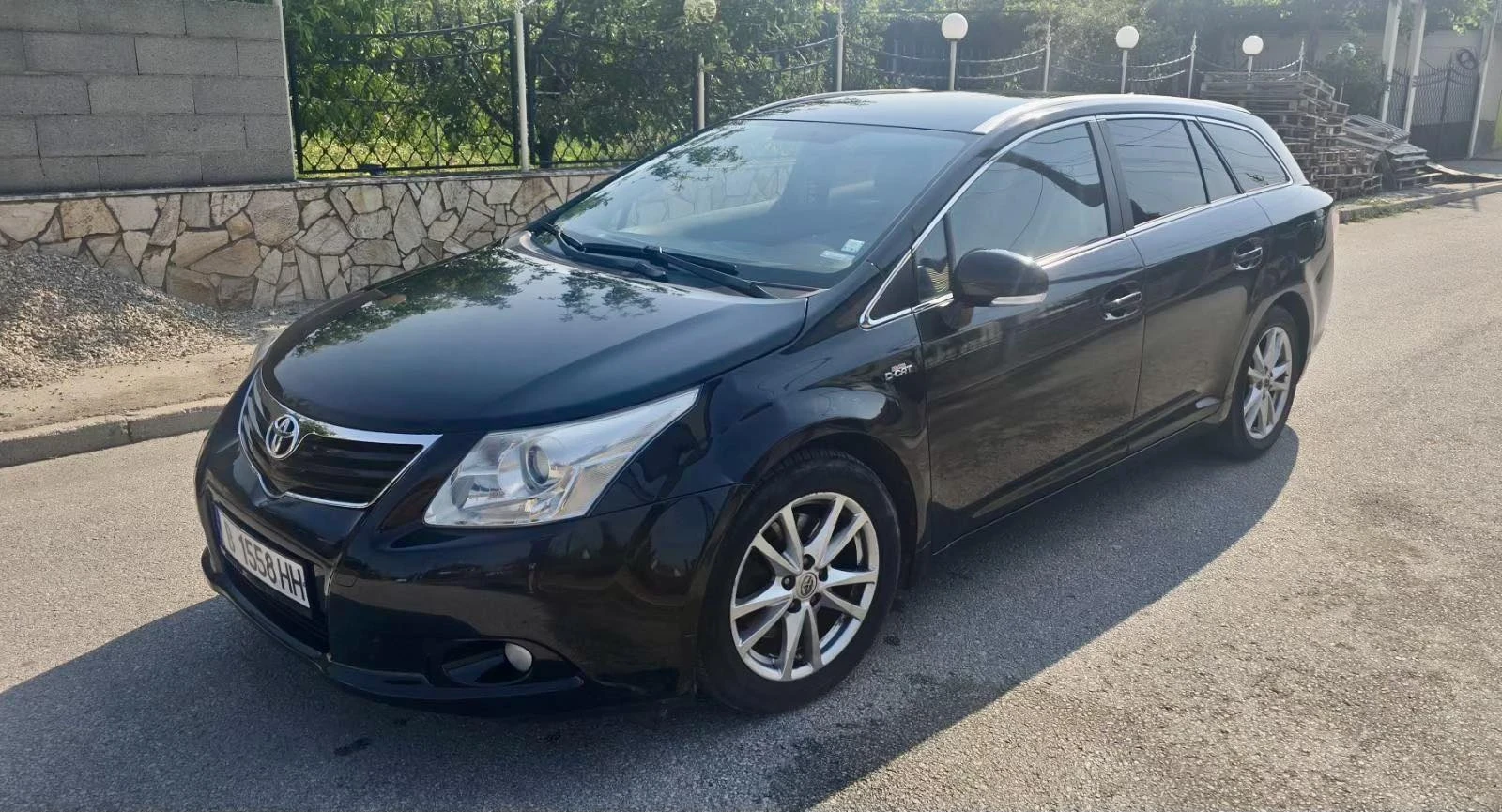 Toyota Avensis Комби - изображение 5