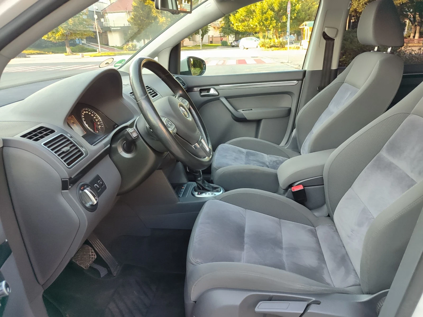 VW Touran 1.4TSI 150HP 6DSG NAVI PANO - изображение 10