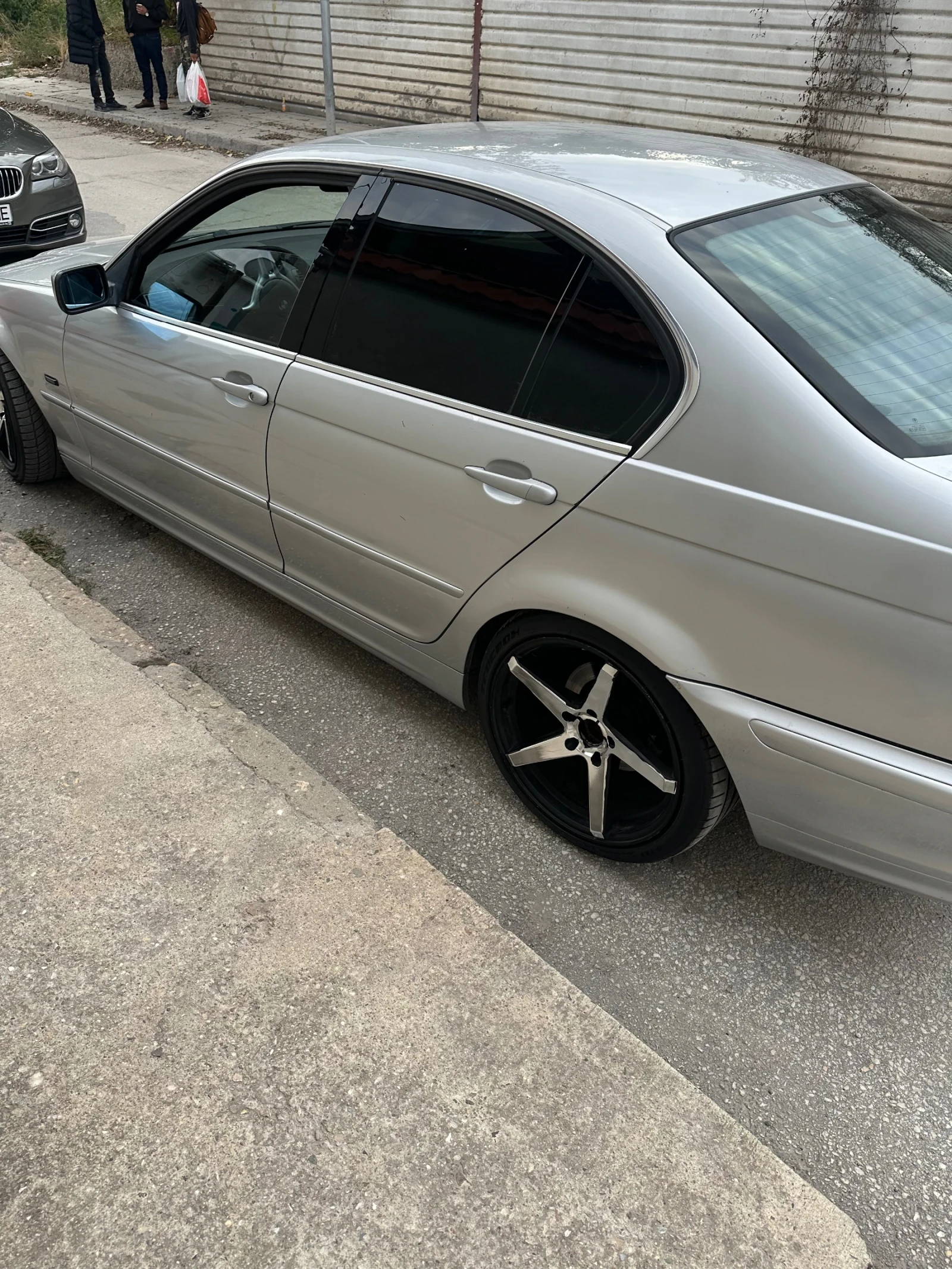 BMW 320  - изображение 5