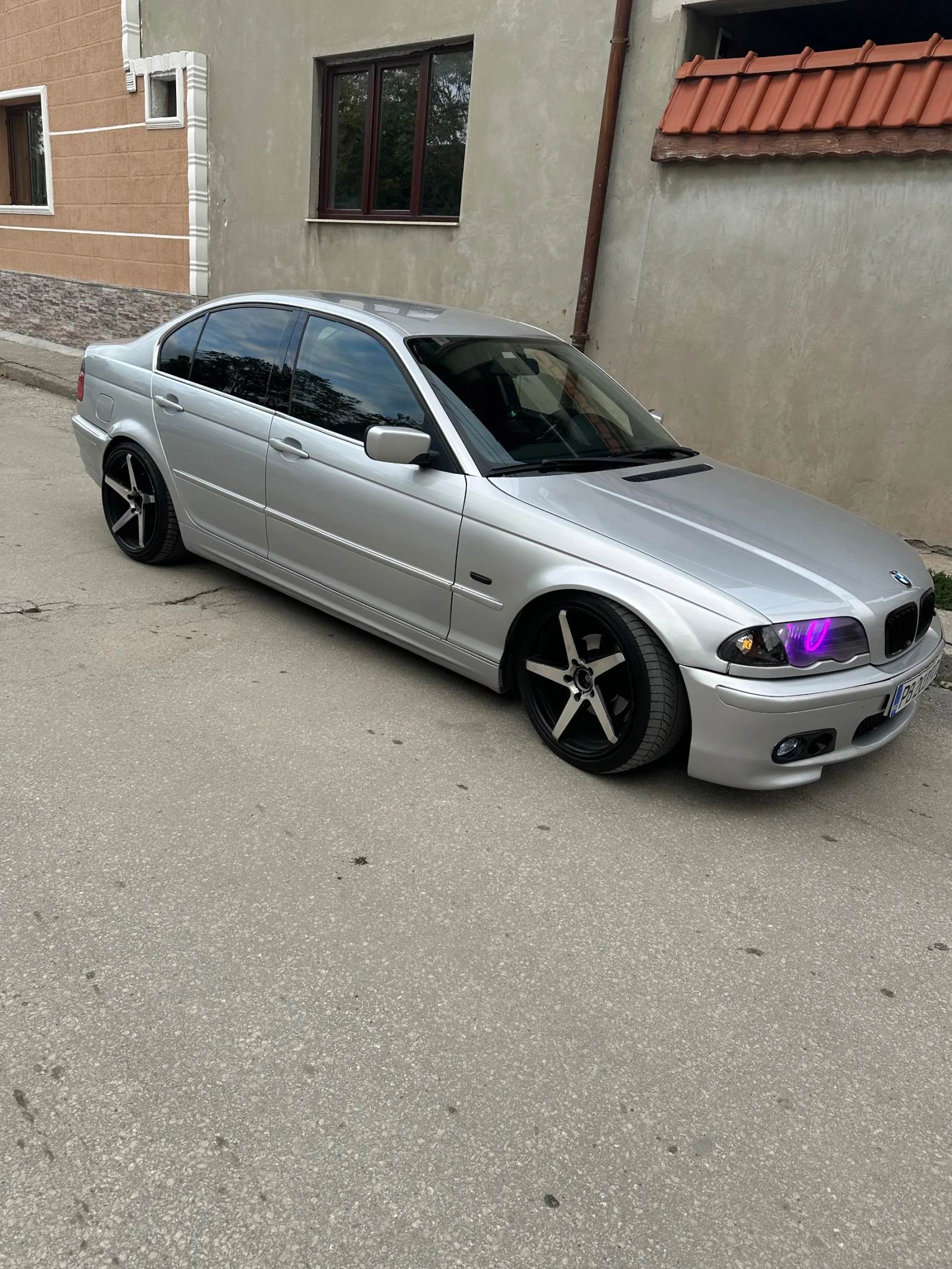 BMW 320  - изображение 8