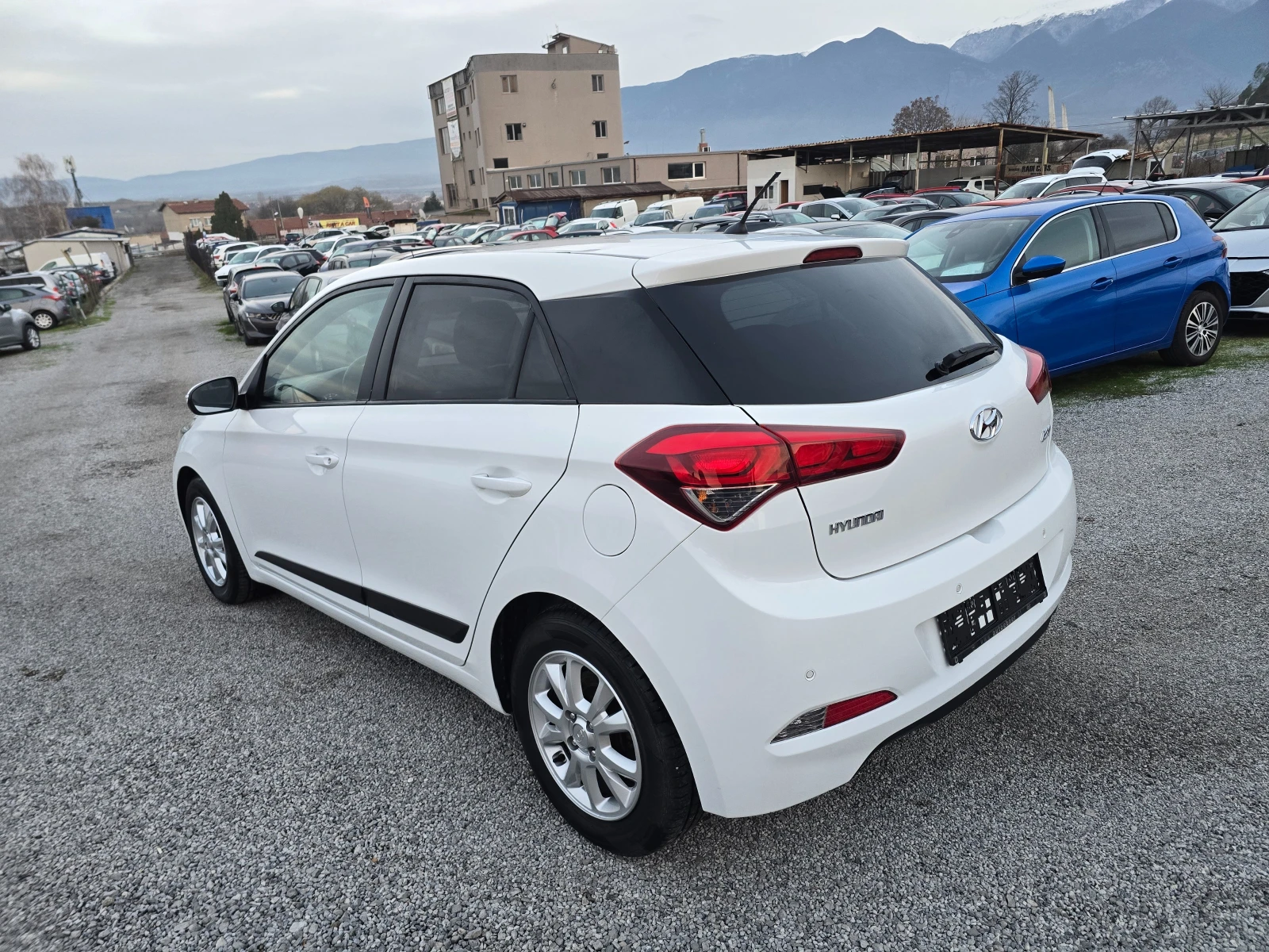 Hyundai I20 1.2i-85k.c-EURO-6 - изображение 7