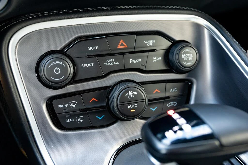 Dodge Challenger * АвтоКредит * (ЦЕНА ДО БГ), снимка 13 - Автомобили и джипове - 53904491