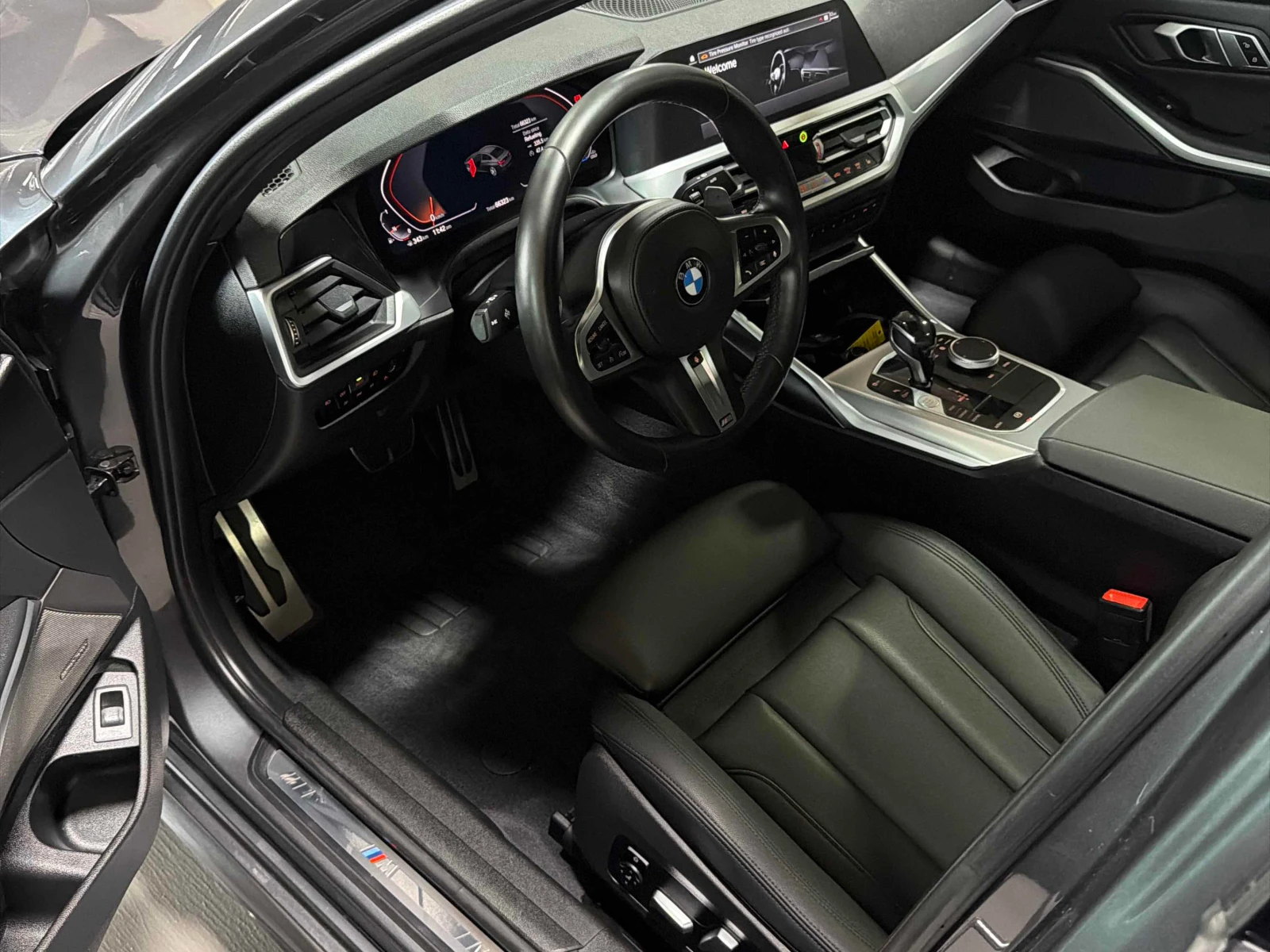 BMW 330 i xDrive/M-Pack/H&K, снимка 9 - Автомобили и джипове - 54429777