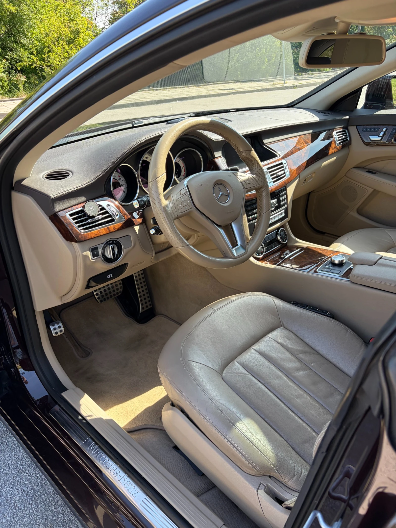 Mercedes-Benz CLS 350 Shooting Brake (доста екстри), снимка 12 - Автомобили и джипове - 54451383