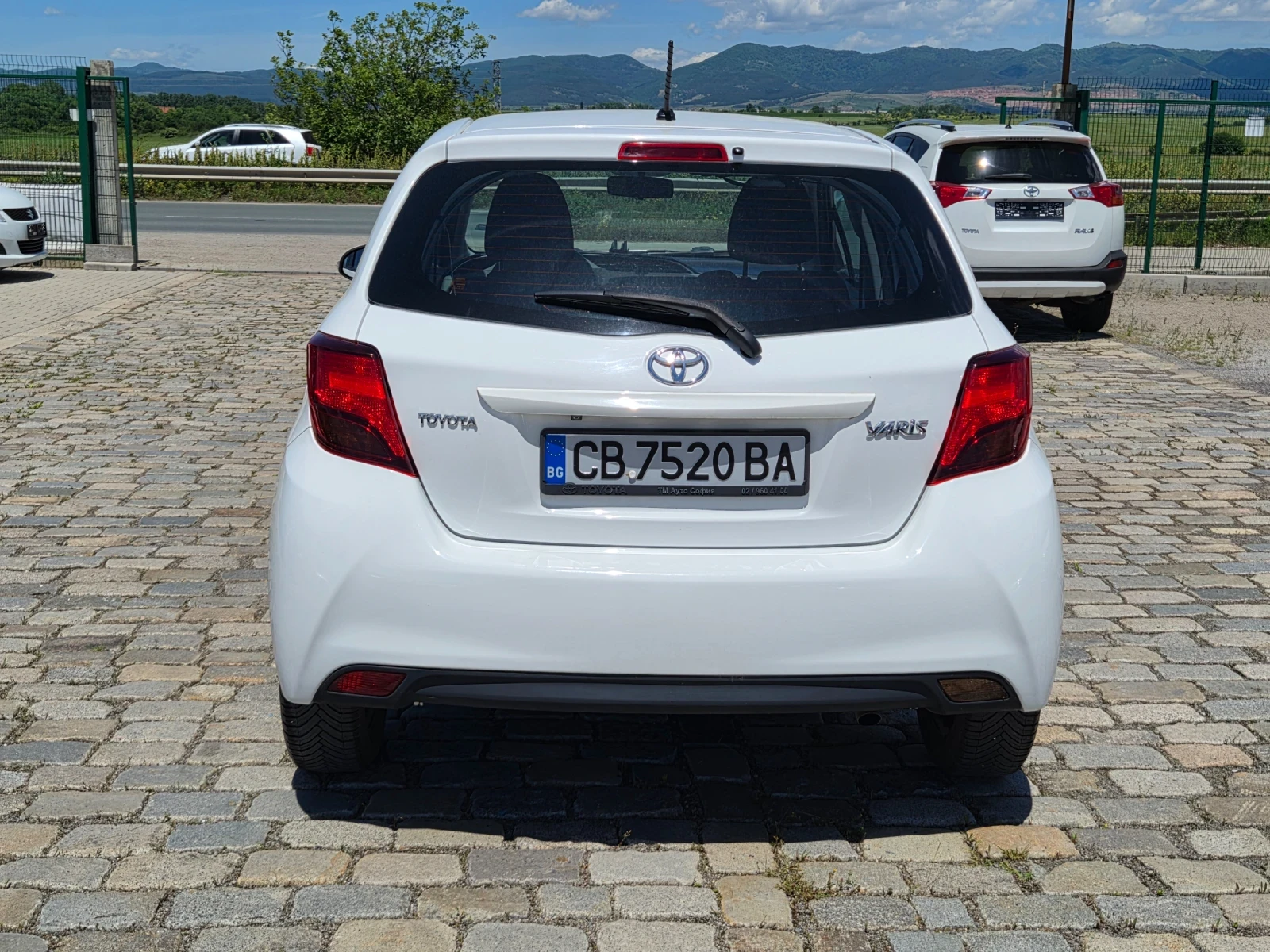 Toyota Yaris 1.33i 99кс АВТОМАТИК EU6B ОТ ТМ АУТО, снимка 7 - Автомобили и джипове - 54710929
