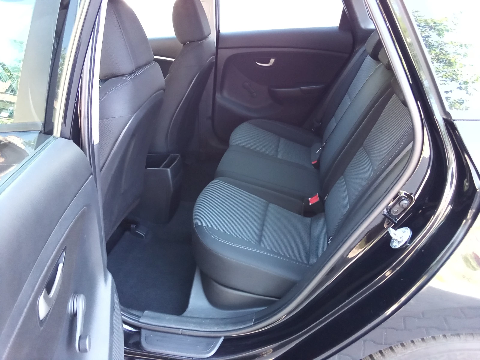 Hyundai I30 1.4CRDI-90kc. Euro5, снимка 12 - Автомобили и джипове - 55592520