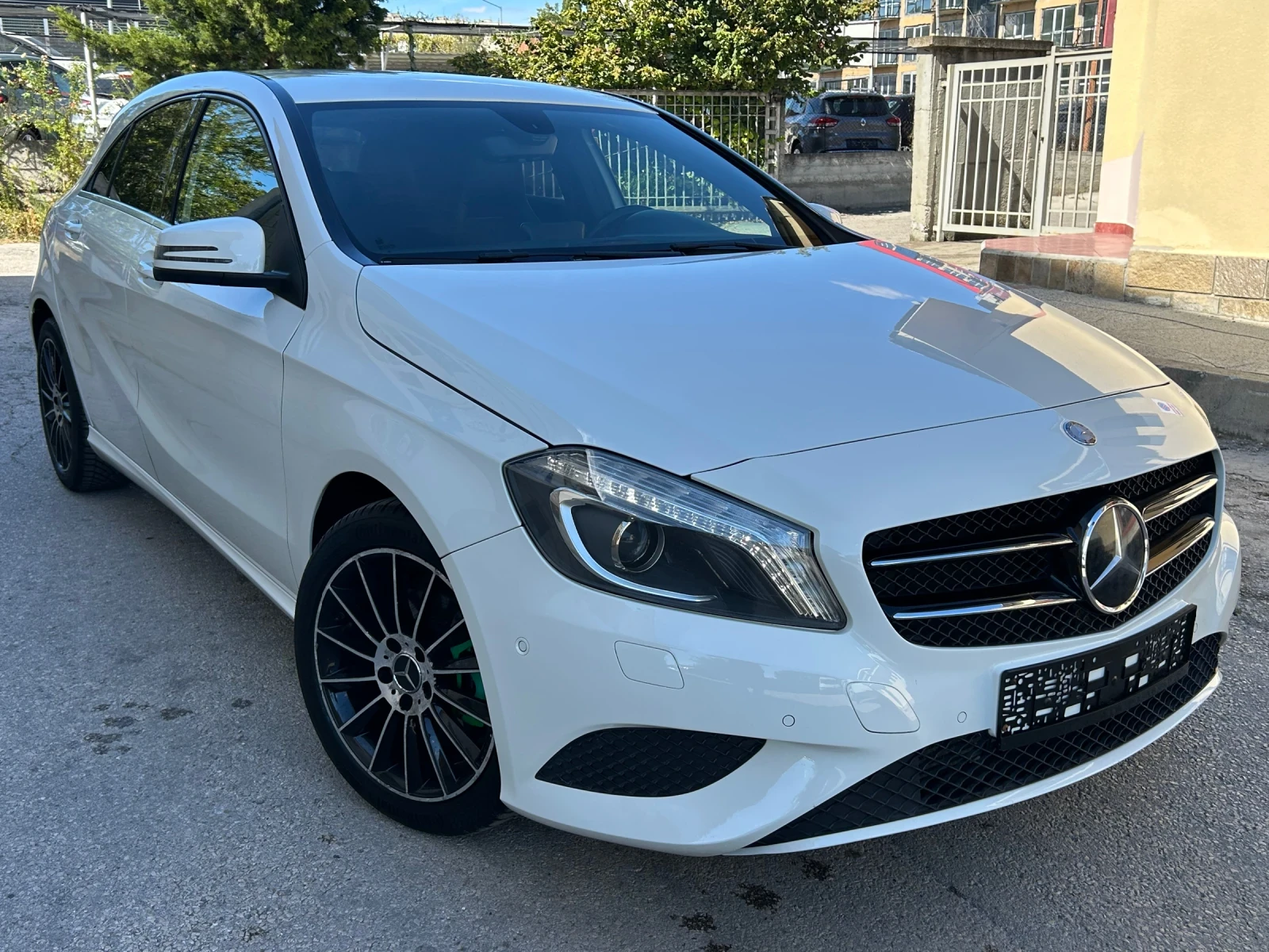 Mercedes-Benz A 180 1.5CDI 109 LED XENON , снимка 3 - Автомобили и джипове - 55993346
