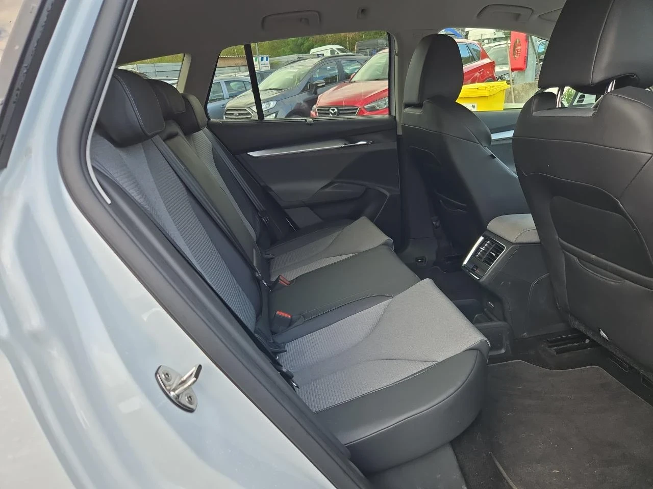 Skoda Enyaq 85 LOFT/82KWH/286KC/FULL | Mobile.bg � ����������� 11