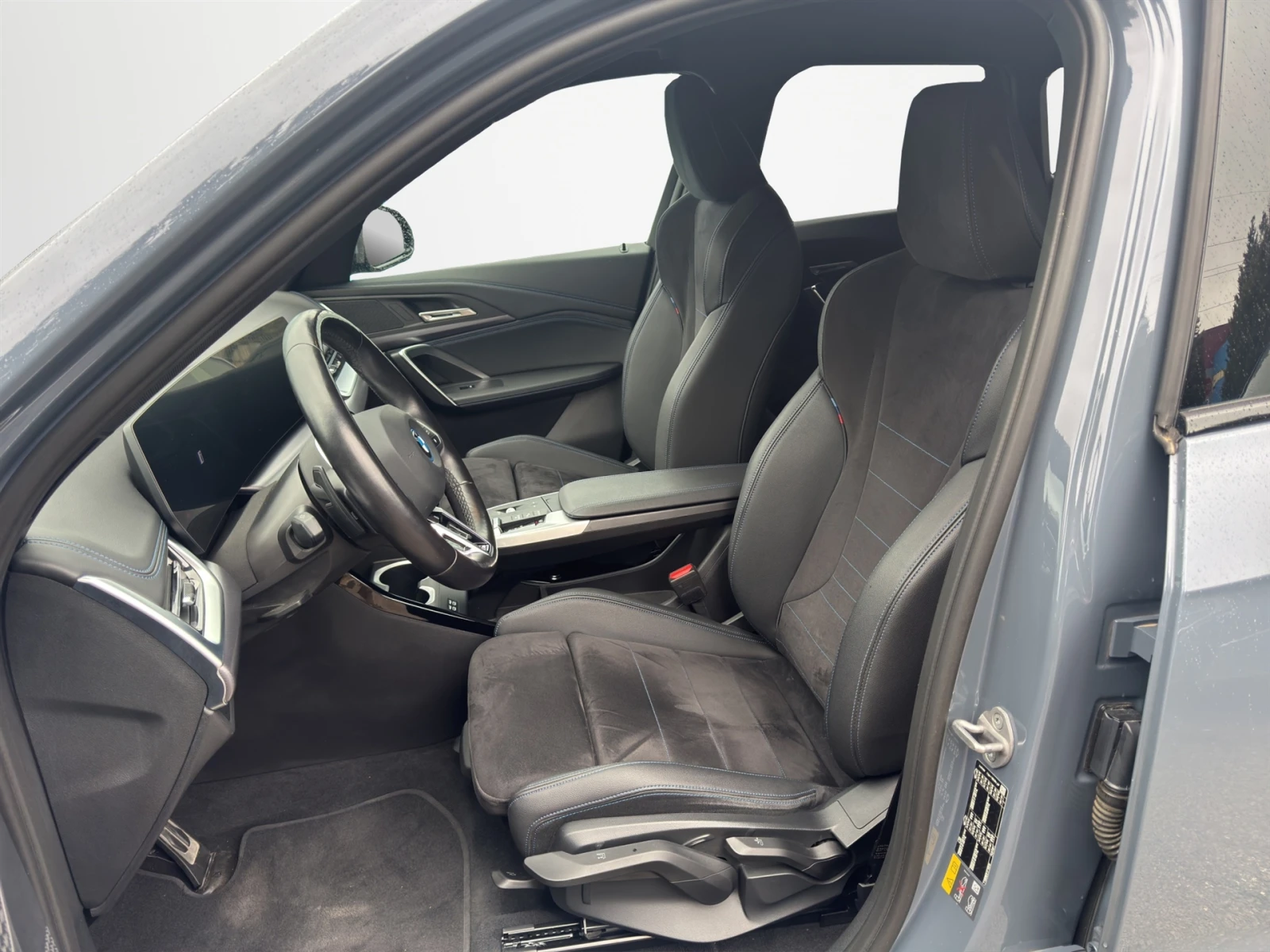 BMW iX1 xDrive30, снимка 6 - Автомобили и джипове - 56534738
