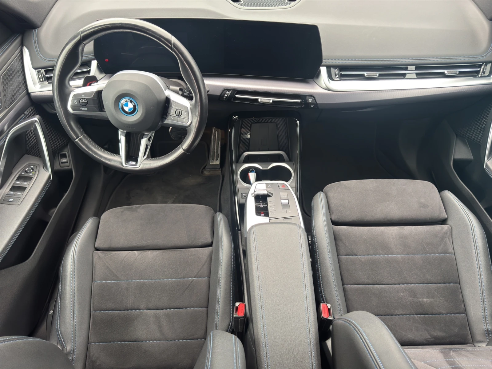 BMW iX1 xDrive30, снимка 7 - Автомобили и джипове - 56534738