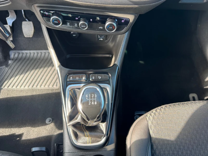 Opel Crossland X 1.6 CDTI  FULL EXTRA , снимка 14 - Автомобили и джипове - 53433855