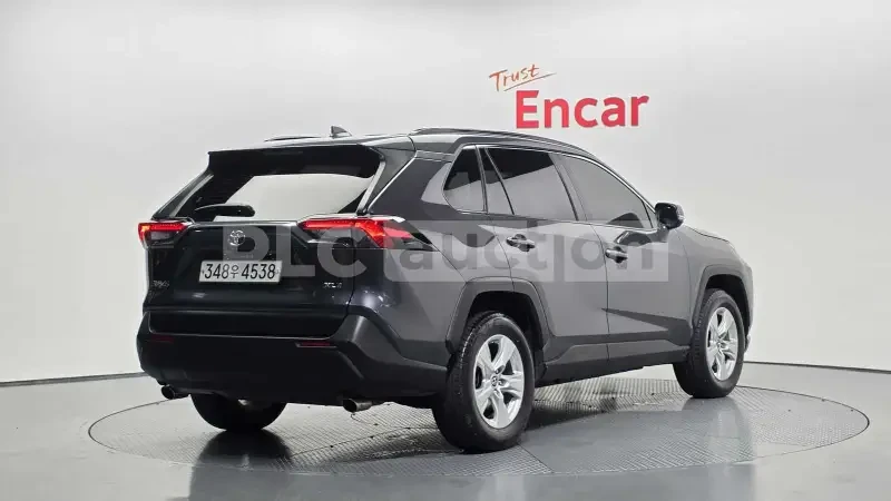 Toyota Rav4 ЦЕНА ДО БЪЛГАРИЯ !!!, снимка 2 - Автомобили и джипове - 55432068