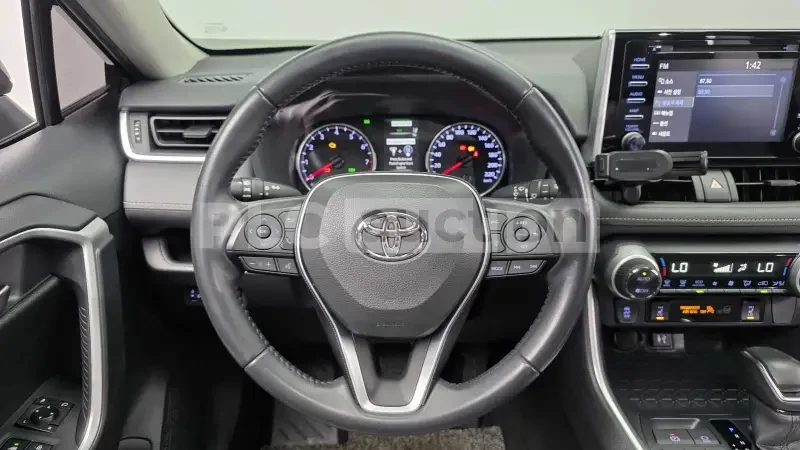 Toyota Rav4 ЦЕНА ДО БЪЛГАРИЯ !!!, снимка 13 - Автомобили и джипове - 55432068