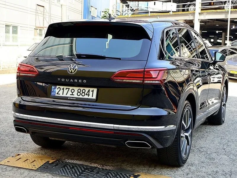 VW Touareg 3.0TDI PRESTIGE, снимка 4 - Автомобили и джипове - 55925847