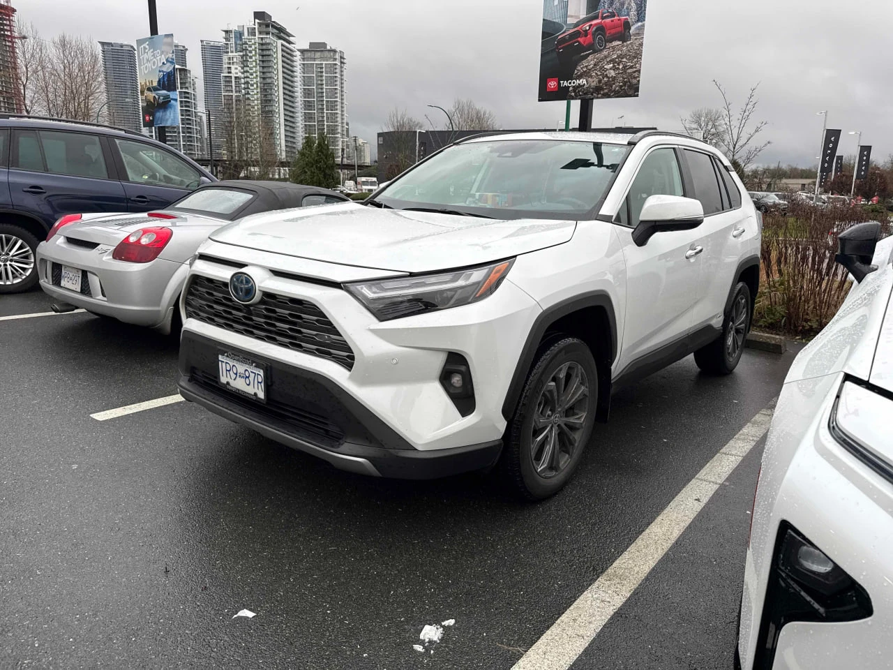 Toyota Rav4 CARFAX* АВТОФИНАНСИРАНЕ* БЕЗ ПЪРВОНАЧАЛНА ВНОСКА* , снимка 1