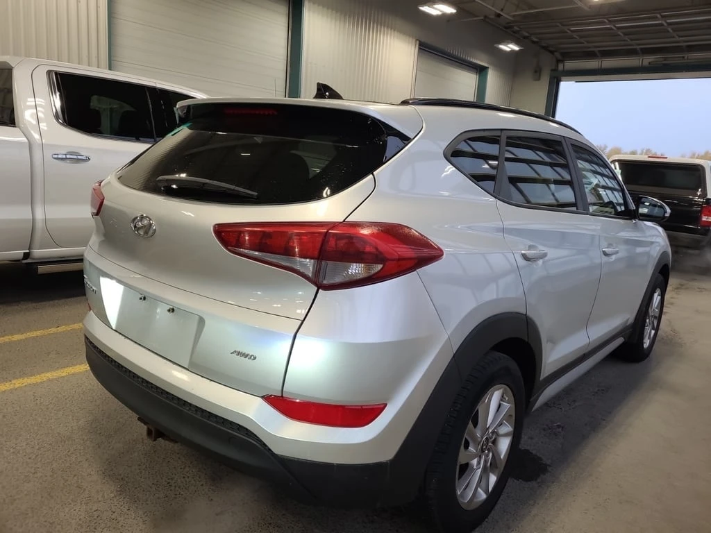 Hyundai Tucson * SE * CARFAX *    | Mobile.bg   3